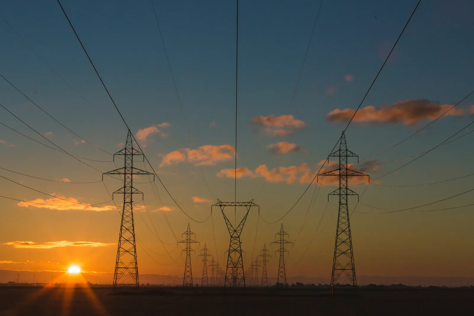Fixace vs. spotové ceny energií – jak se rozhodovat?